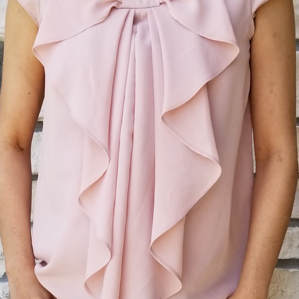 Women's Sleeveless Top Size Small With Bow Accent